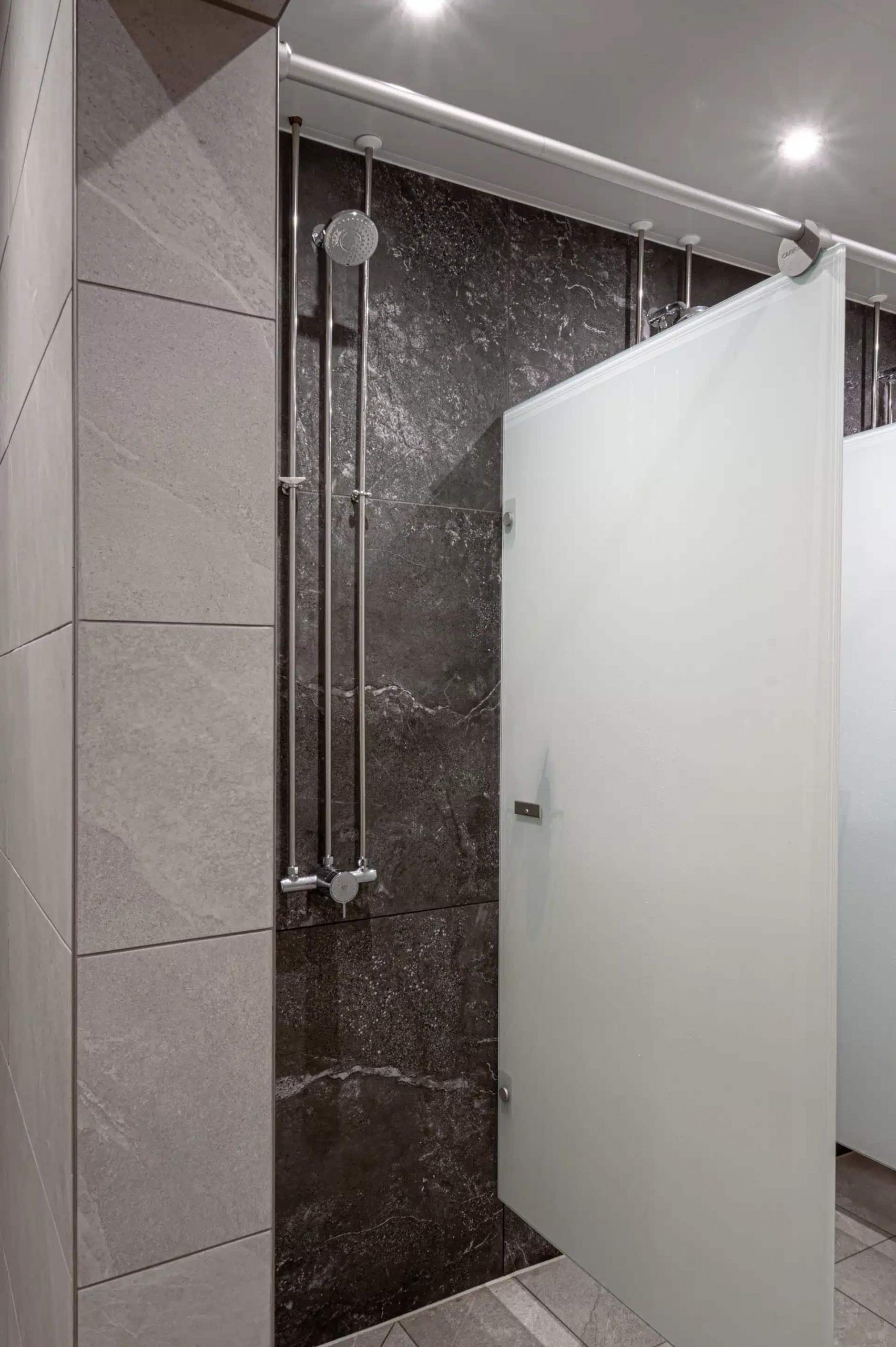 Carnoustie shower (1)